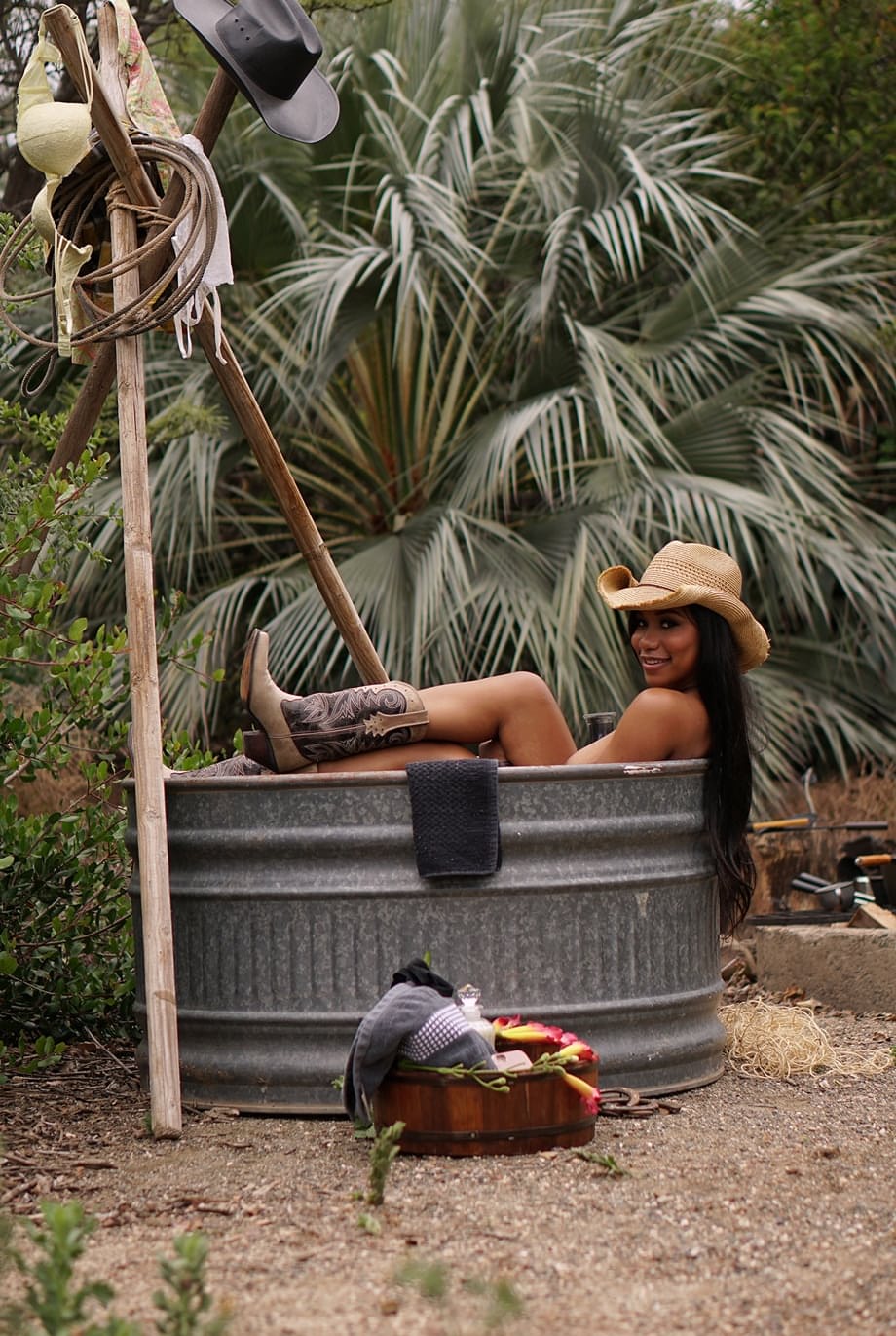Ebony cowgirl Jenna J Foxx with juicy tits is tempted by married man
