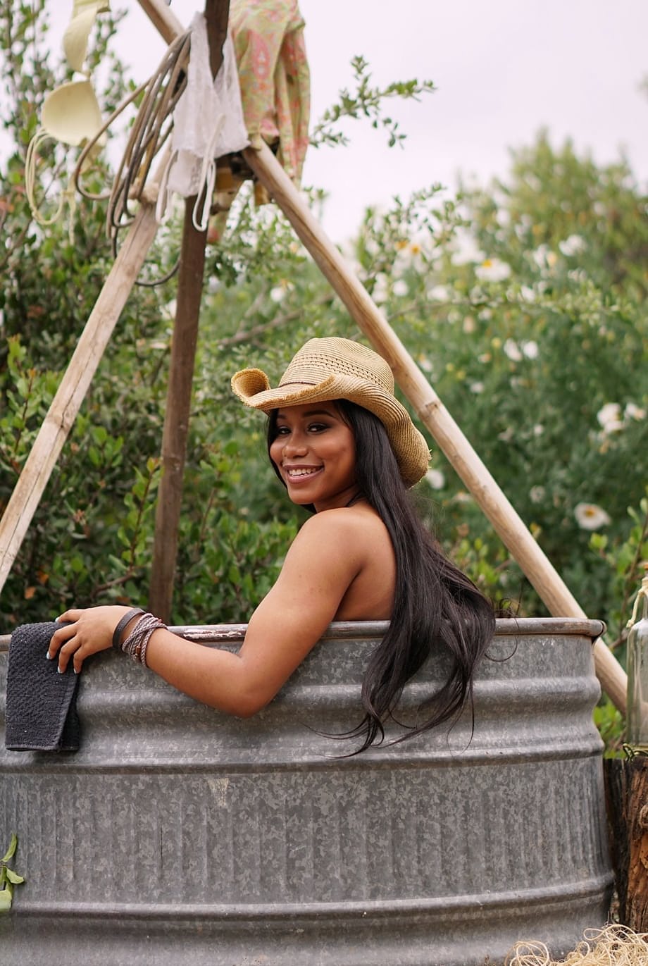 Ebony cowgirl Jenna J Foxx with juicy tits is tempted by married man