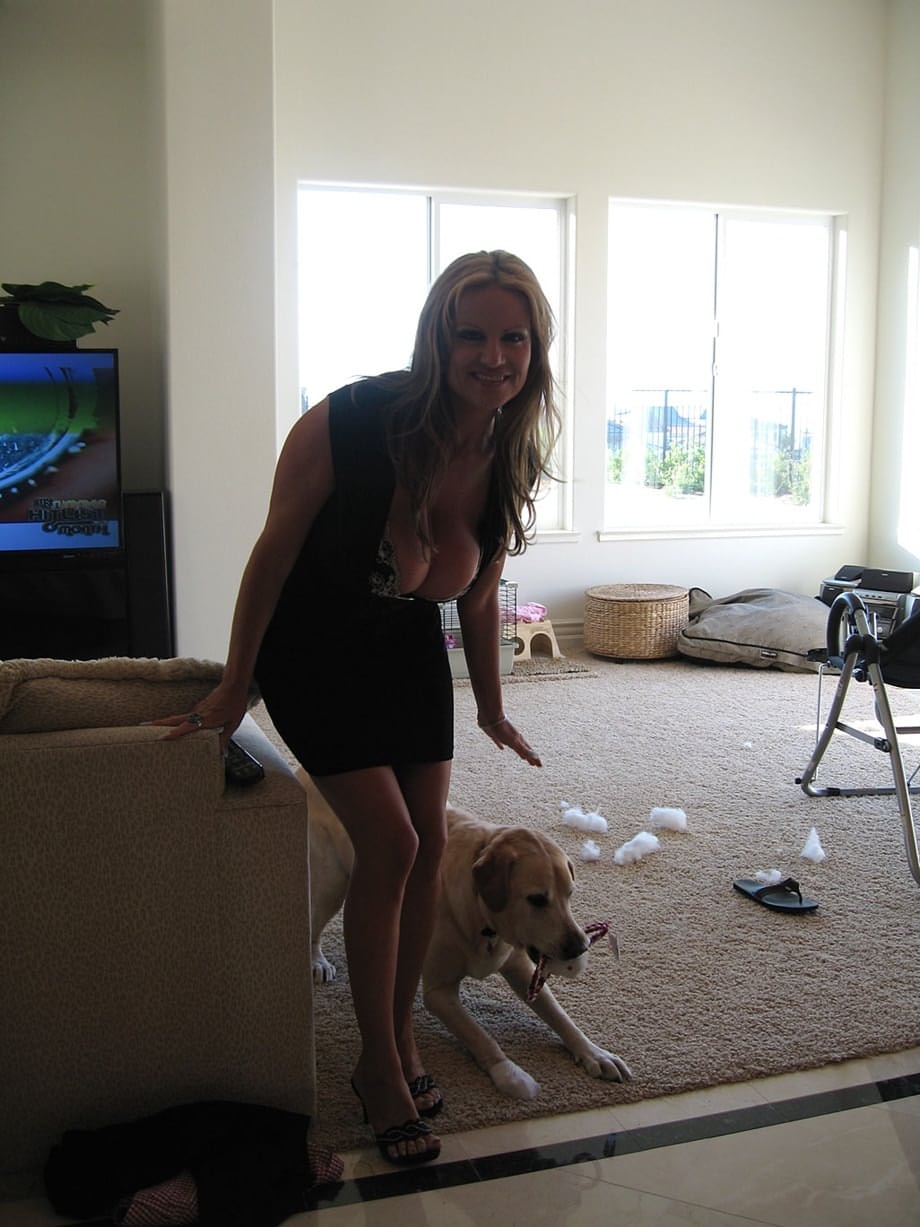 Man fools around at home with Kelly Madison and her black friend Lacey Duvalle