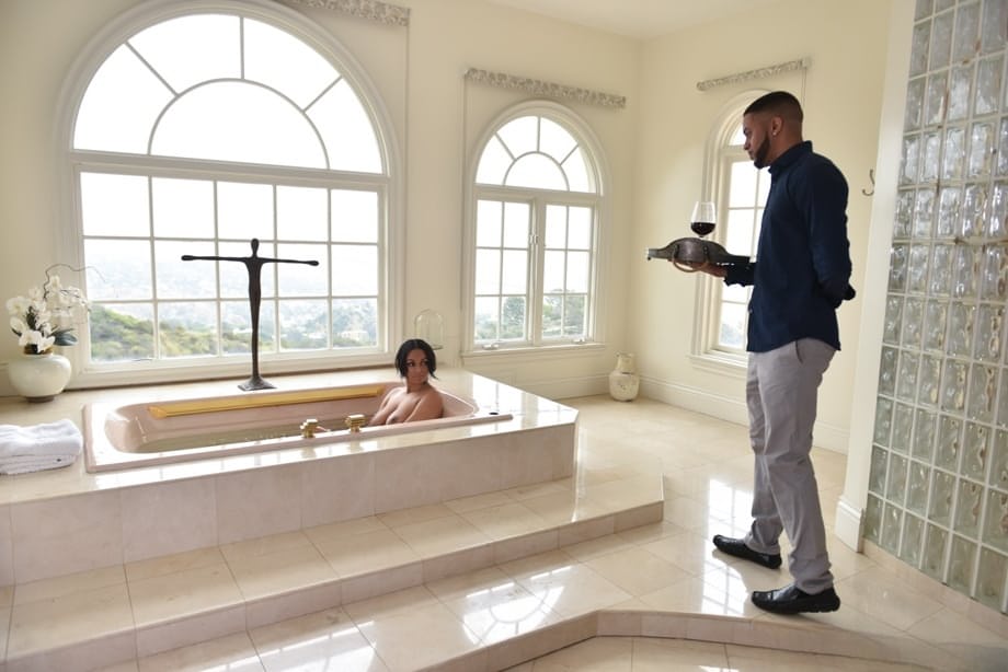 Enticing all natural Bethany Benz gives bathtub blowjob & has big tits creamed