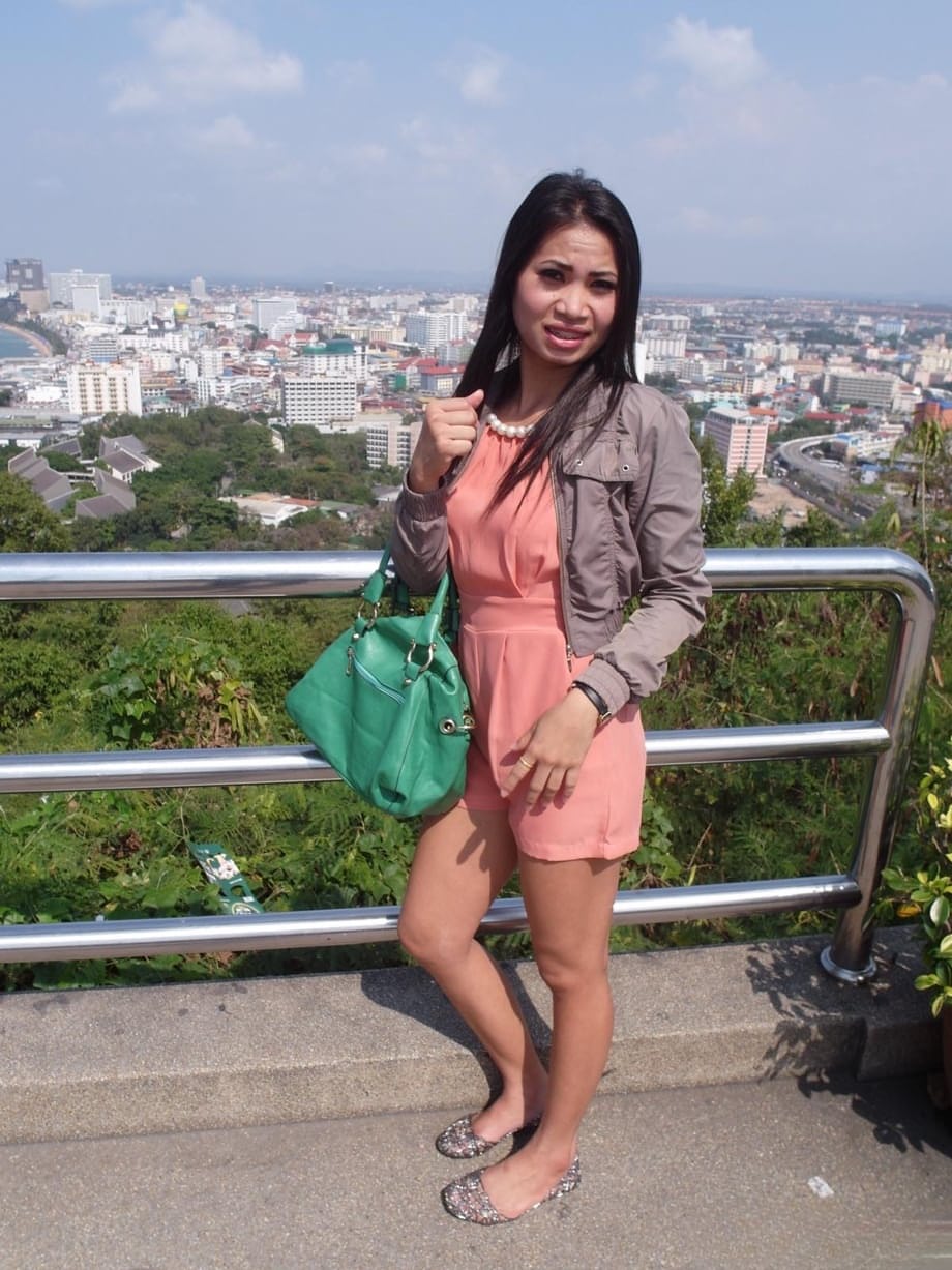 Thai amateur exposes her small tits after an alcoholic drink or two