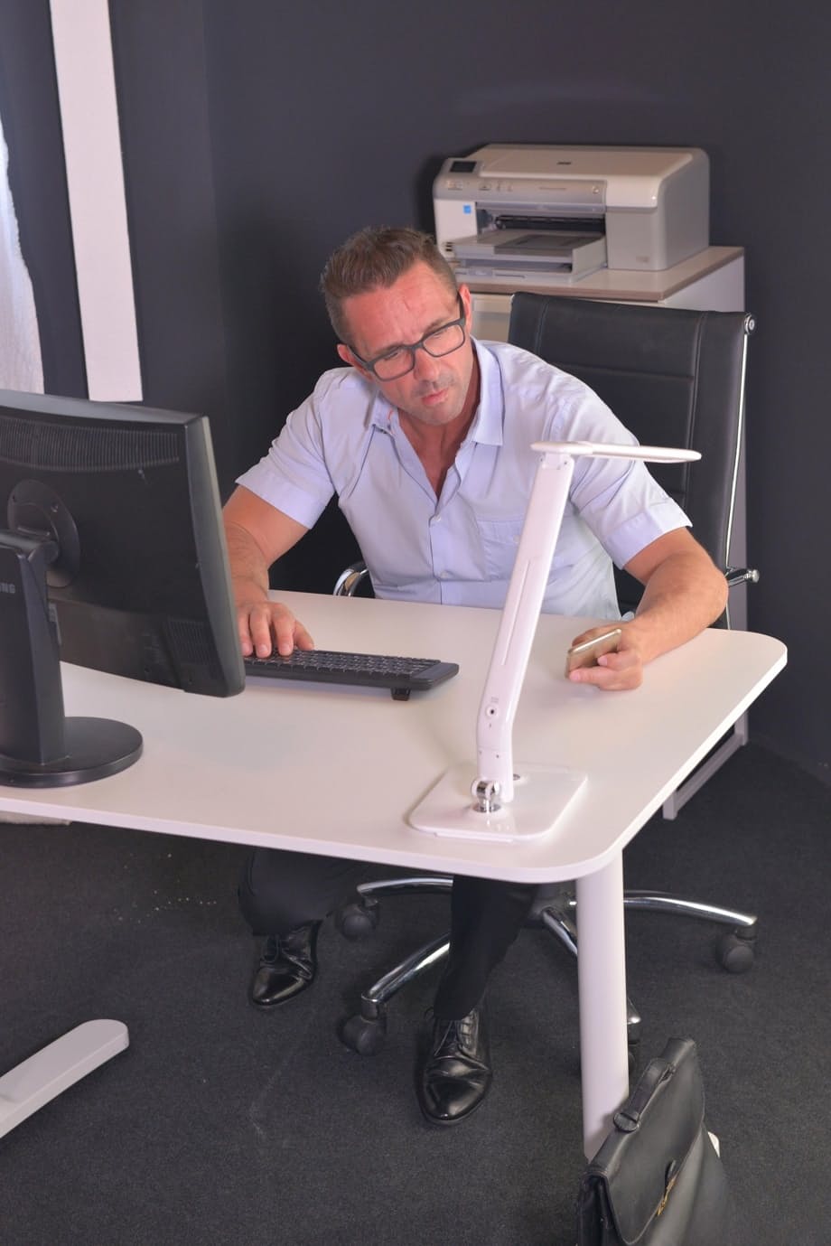 Hungarian bombshell Aletta Ocean blows the mind of lucky co-worker David Perry