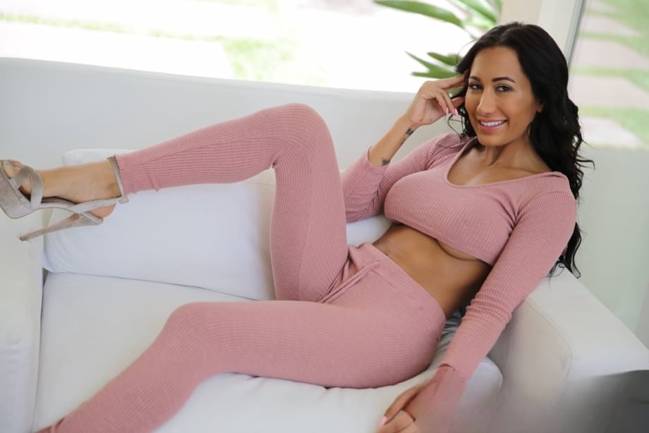Sexy stepsis Amia Miley undresses herself and gives close look on her goodies