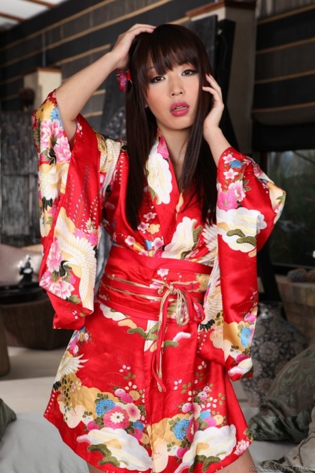 Asian Marica Hase takes off kimono and gets anal'd by black Michael Chapman