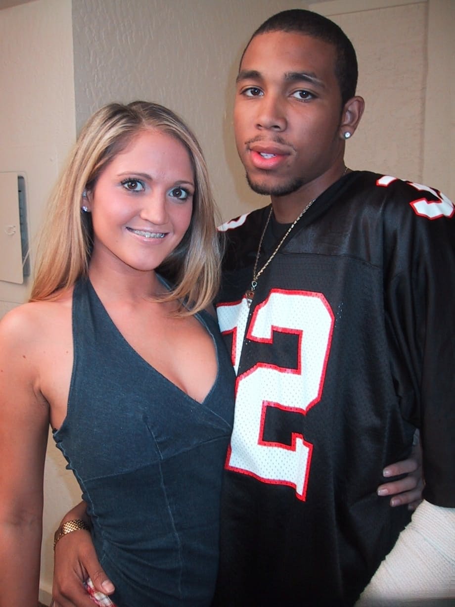 Young white girl Spring Thomas is known in the hood for swallowing black jizz