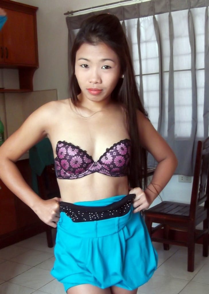 Brunette Asian Ashley doffs her clothes & poses nude before getting a creampie