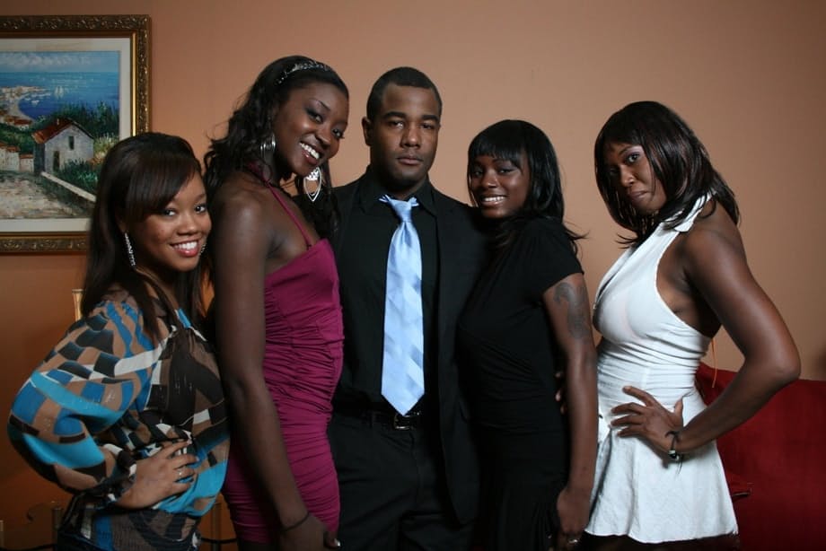 Brunette ebonies and Rayne Falls letting out their bubble butts and big tits