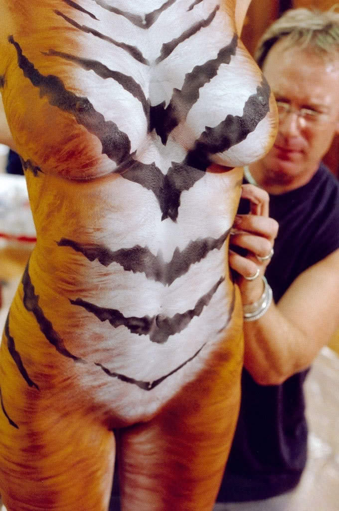 Incredible Playboy body paint models look so sexy showing off their curves