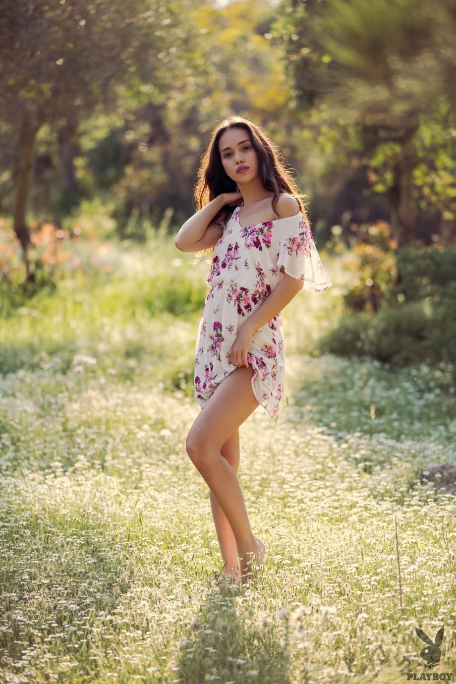 Beautiful Filipina Kit Rysha removes her dress & shows off tiny tits outdoors