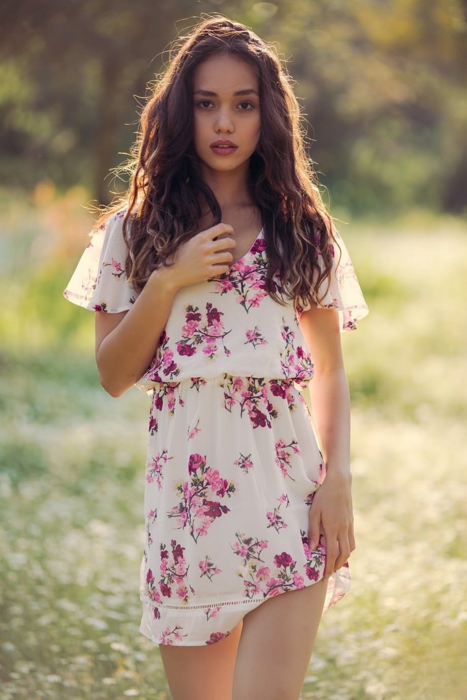 Beautiful Filipina Kit Rysha removes her dress & shows off tiny tits outdoors
