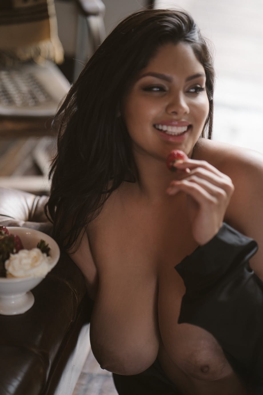 Stunning Mexican babe with big tits Jocelyn Corona showing off at her house