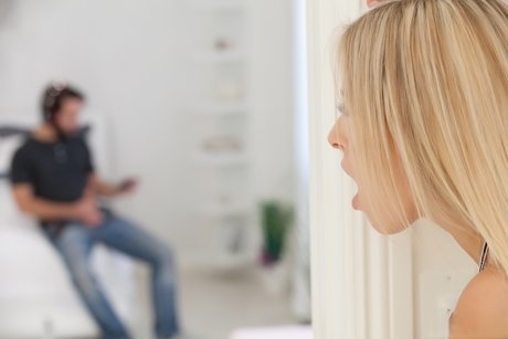 Zoey Monroe gives her man a blowjob before he eats and drills her