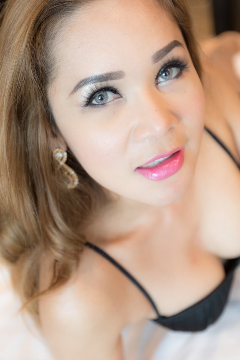 Ladyboy Nattcha shows her blowjob skills & gets hot jizz on her tight pussy