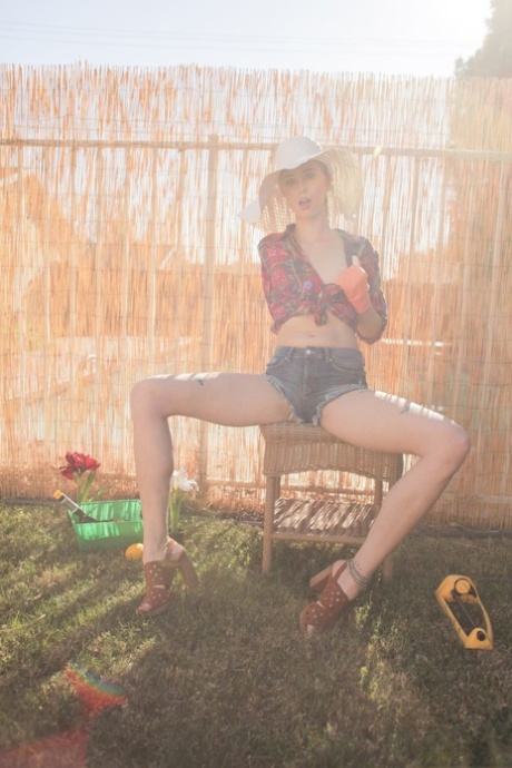 Sweet teen Haley Reed twisting her muff and pissing in the backyard