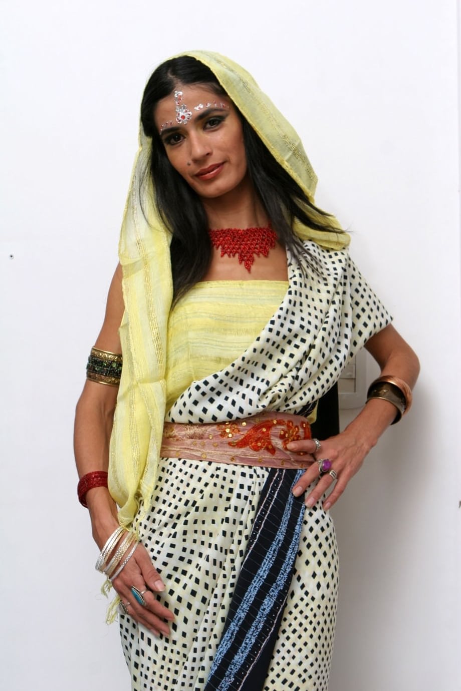 Hot Indian woman Tamara finally lets him enter asshole and cum on face