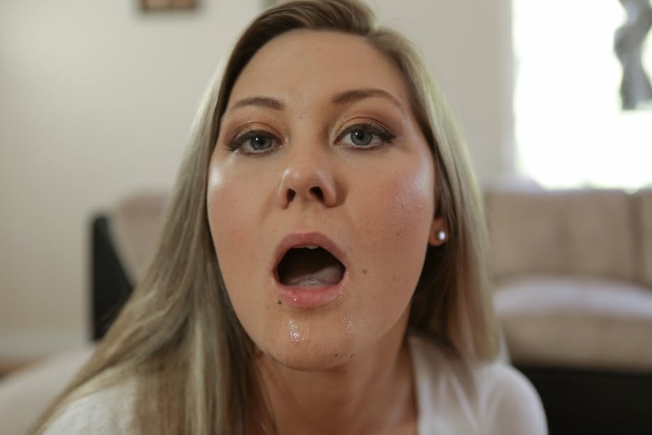 Chubby blonde Addison Lee unwraps her bubble butt for reverse cowgirl & blowjob