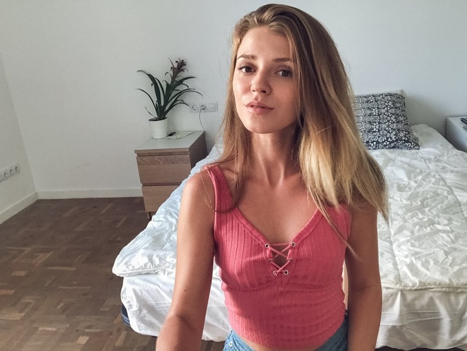 Russian spinner Kalisy uses a selfie stick for taking nude selfies