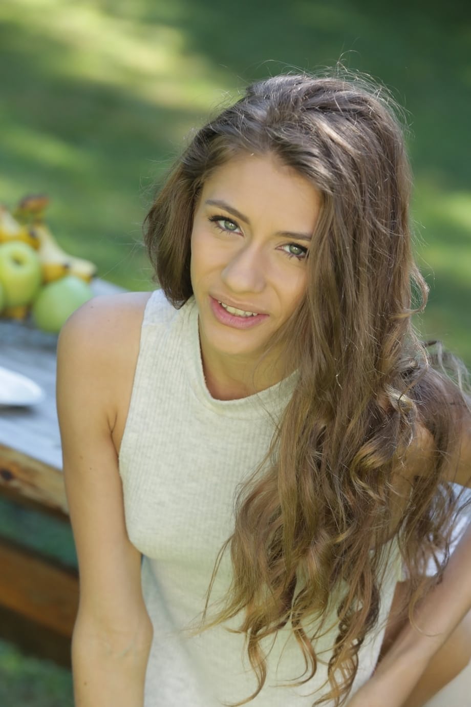 Lucky Euro hunk Thomas Stone bangs this sweetie named Rebel Lynn