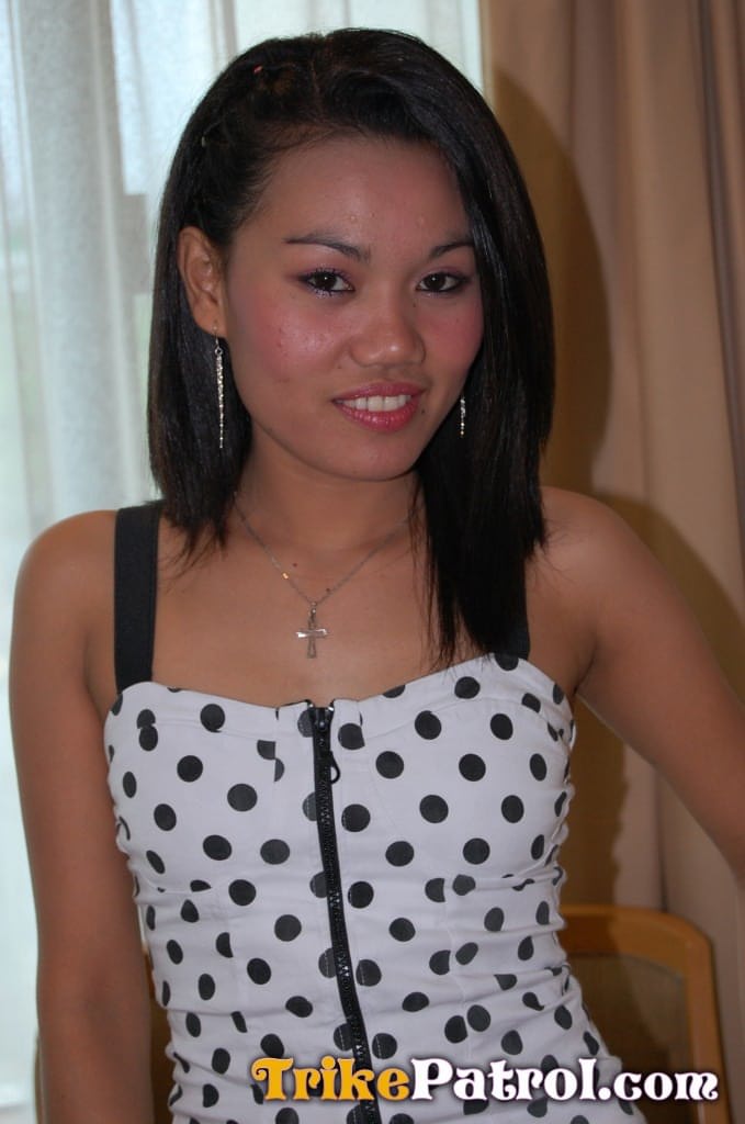 Amateur Asian teen Diana shows her petite body and rides a fat dong