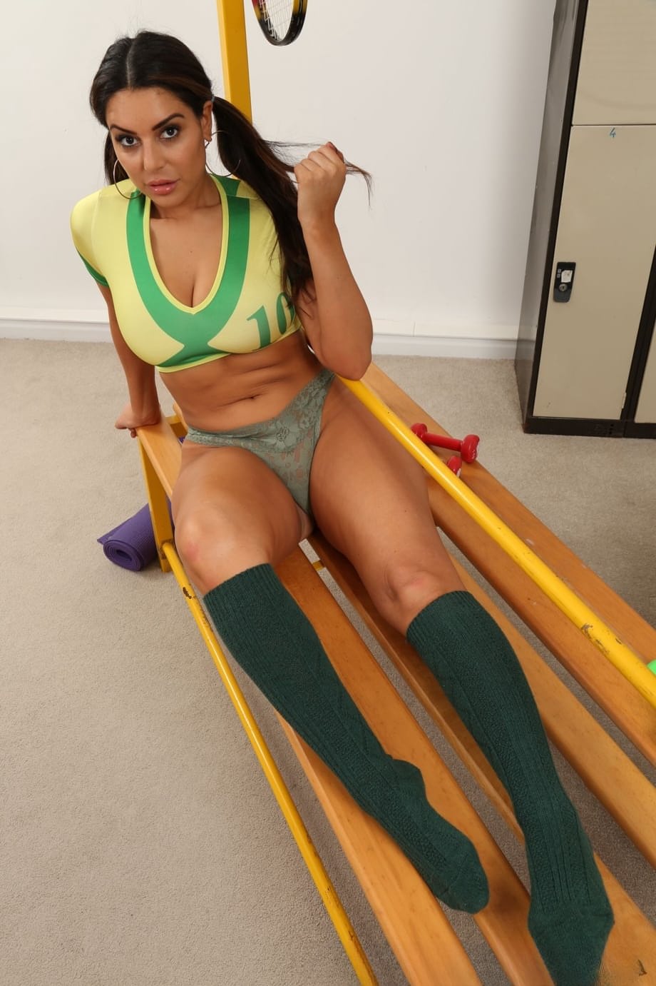 Athletic girl Charlotte Springer frees her great body from sportswear