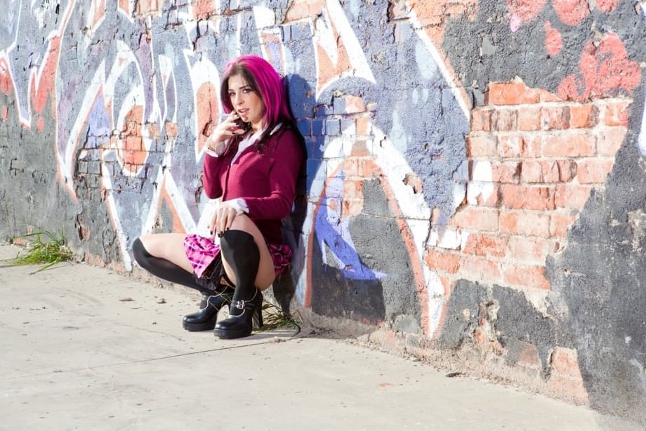 Hot punk girl Joanna Angel gives head & has her ass fucked in the alleyway
