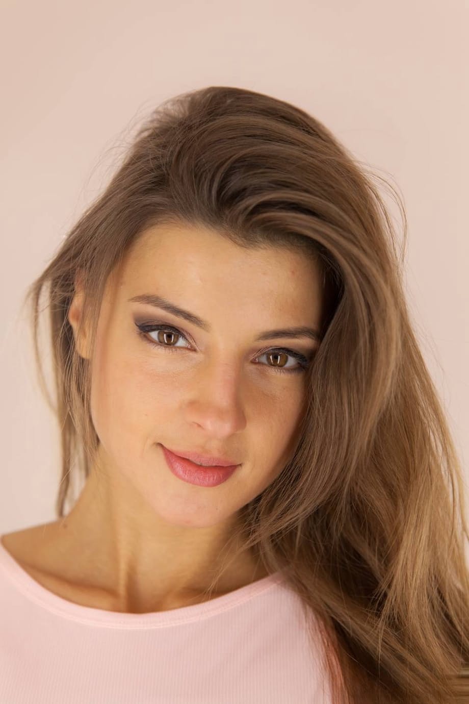 Sexy Russian teen Melena Maria shows her butt plug & toys during a solo