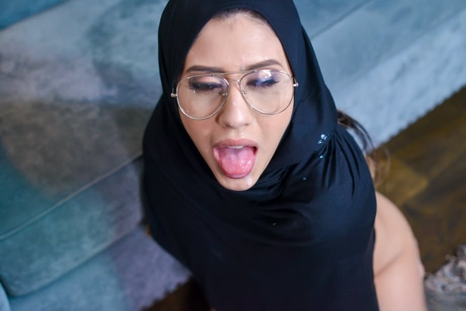 Petite Arab girl Angel Del Rey gets deep anal fuck in hijab & glasses