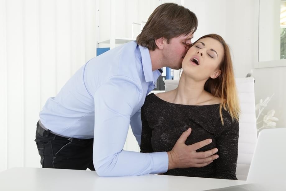 Kinky mom and dad duo have a threesome with their daughter's friend