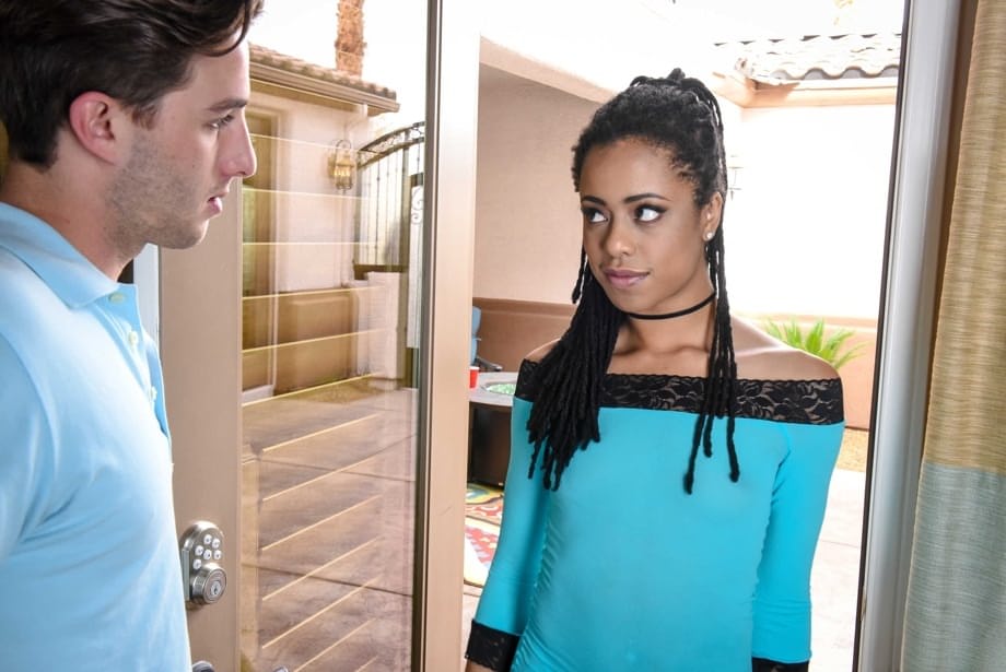 Kira Noir can't forget a last-night guy and comes to fuck him one more time