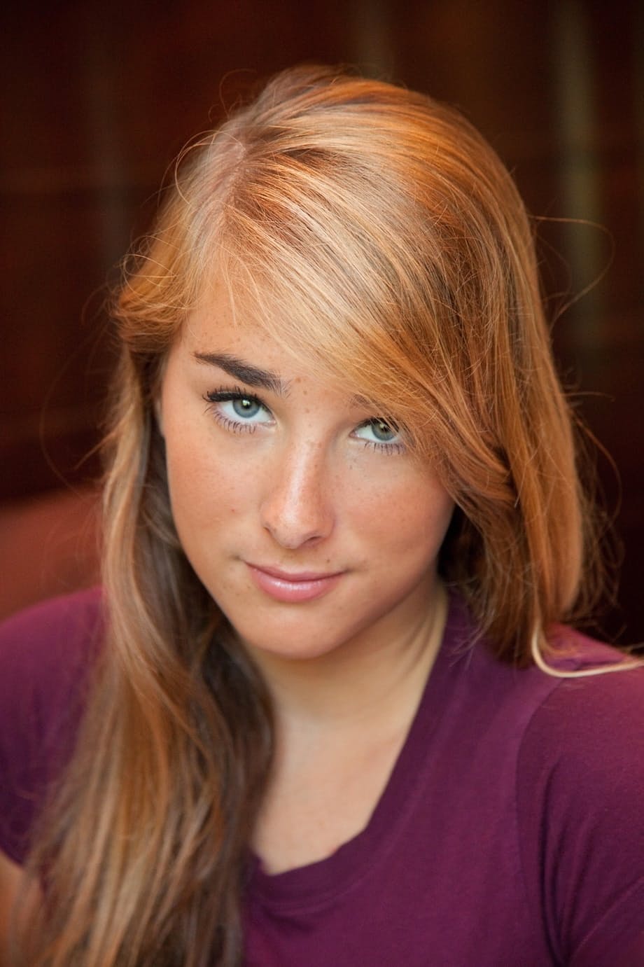 Amateur model Nicole Carver changes her clothes while working a solo gig