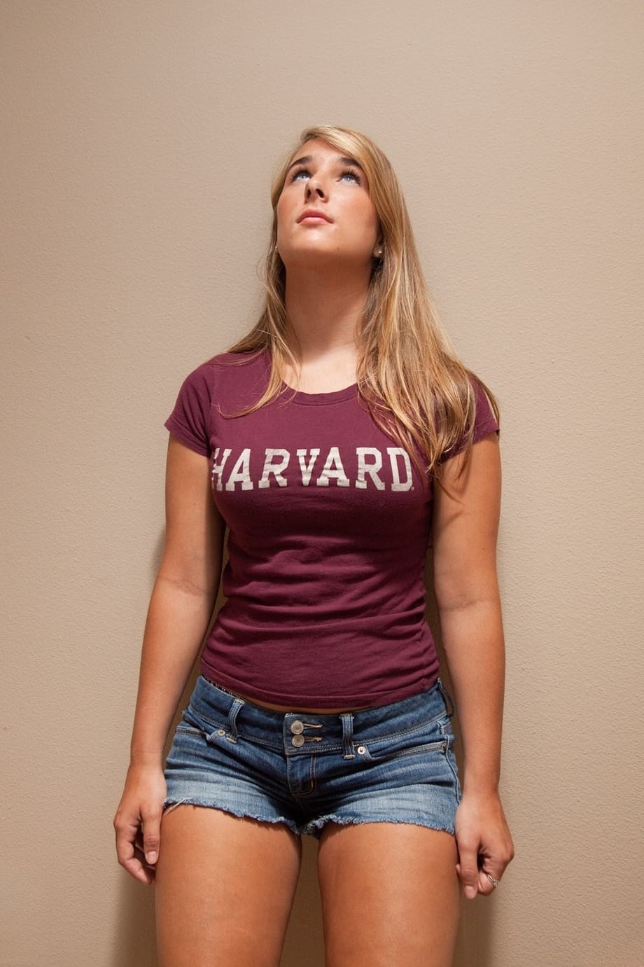 Amateur model Nicole Carver changes her clothes while working a solo gig