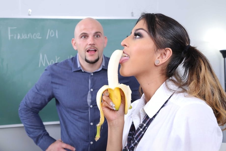 Brunette schoolgirl Sophia Leone takes a boner in her hairy vagina at school