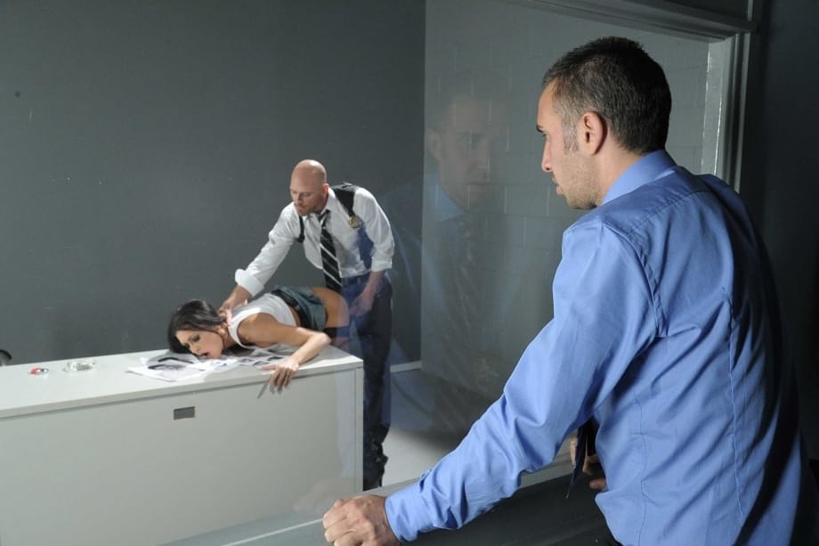 Busty pornstar Jessica Jaymes gets her twat drilled in the interrogation room