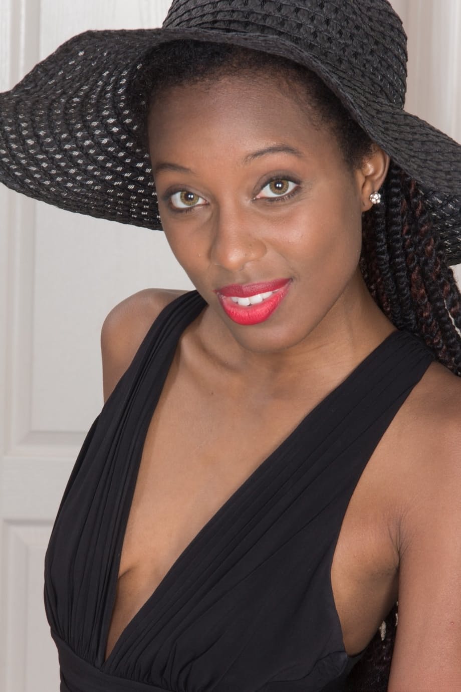 Beautiful ebony Saf shows off her skinny body & spreads her tasty hairy pussy