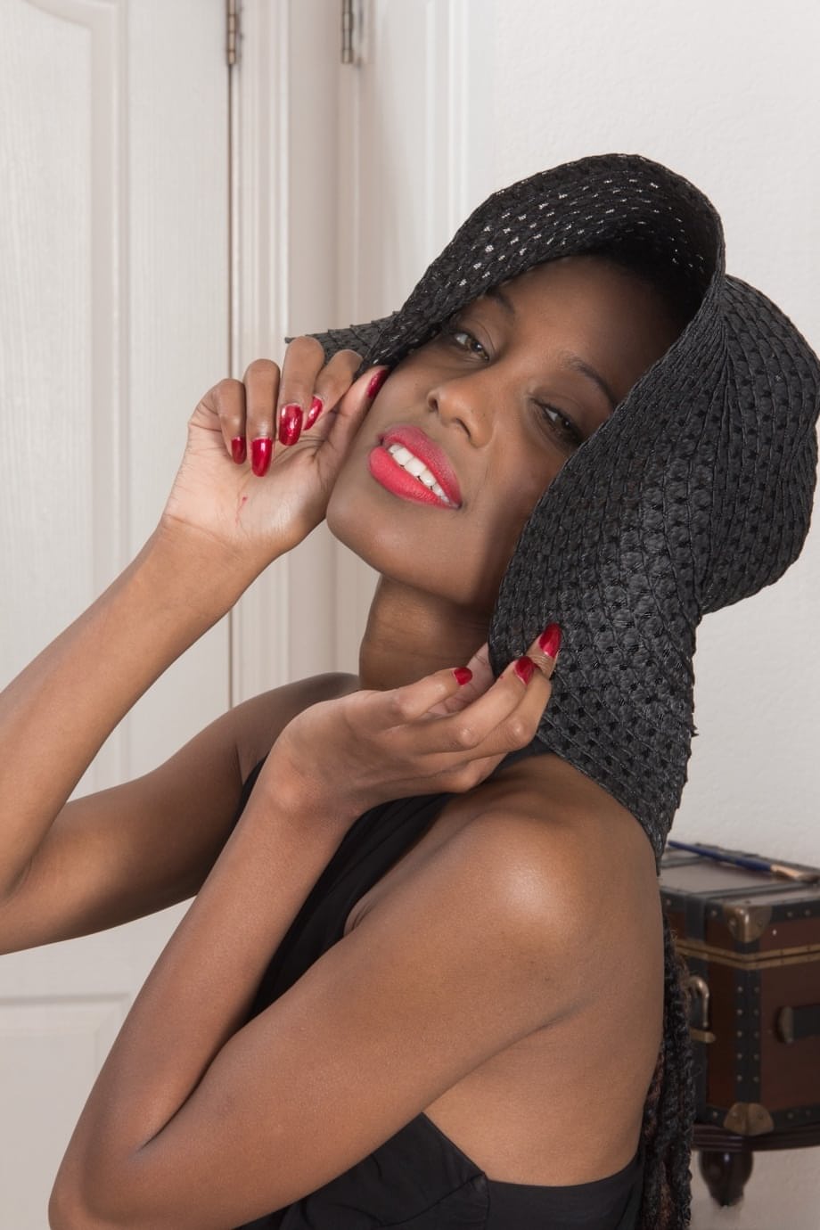 Beautiful ebony Saf shows off her skinny body & spreads her tasty hairy pussy