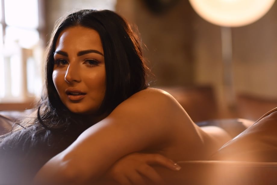 Fatty stunner Foxy Lucina goes topless and shows her massive natural tits