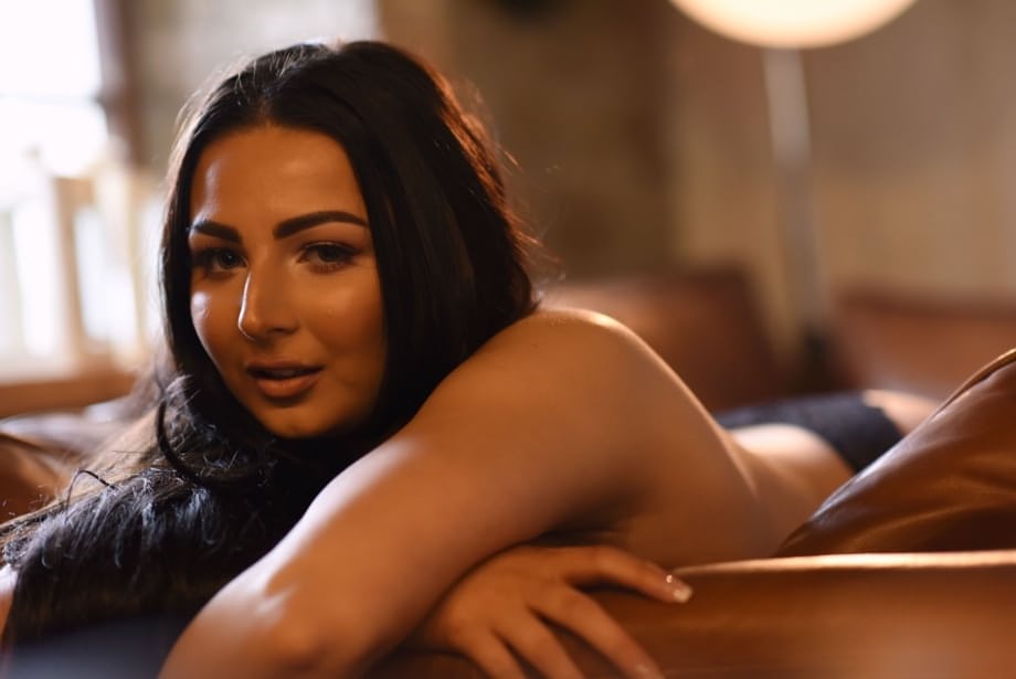 Fatty stunner Foxy Lucina goes topless and shows her massive natural tits