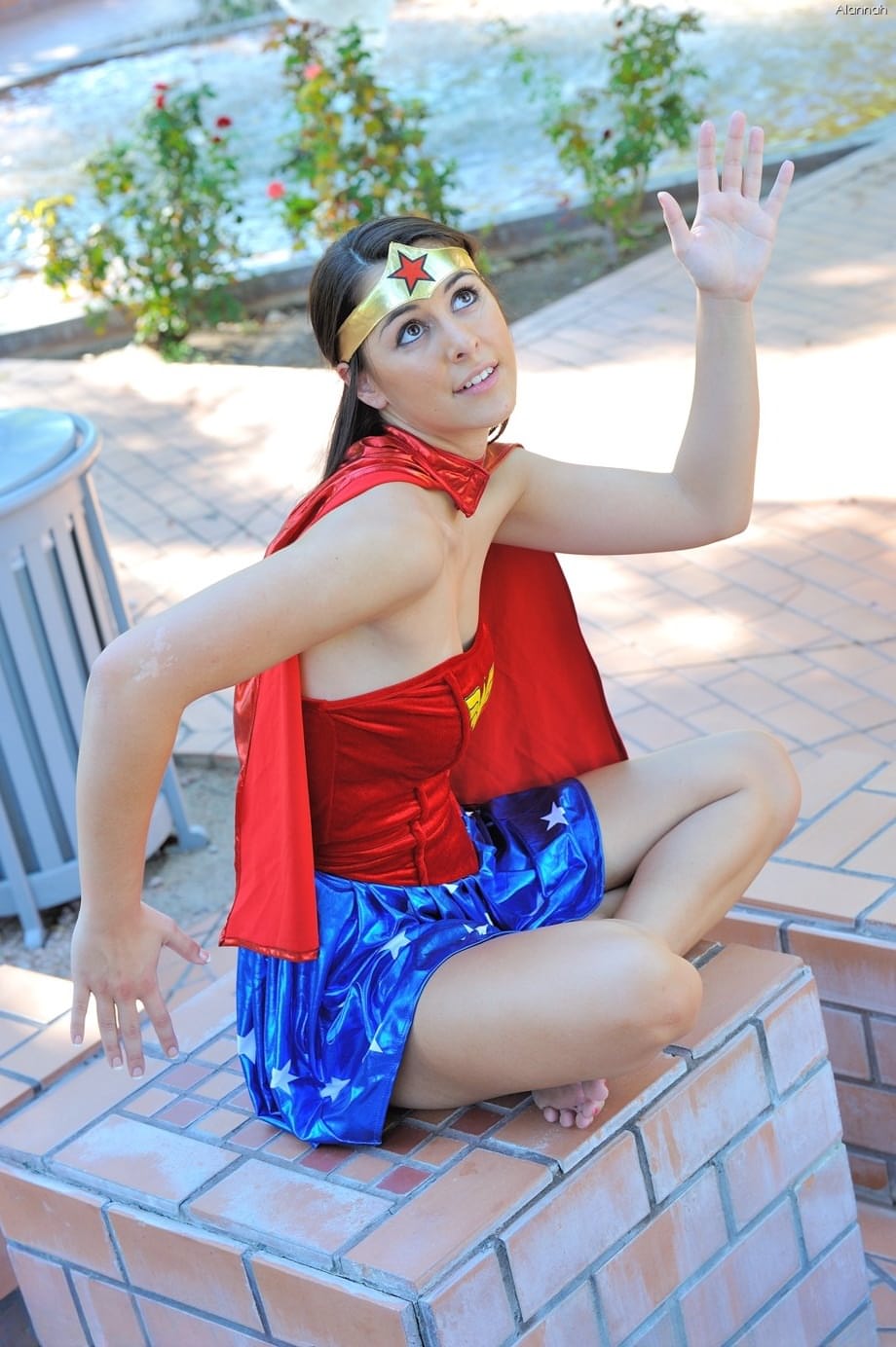 Amateur nerd Alannah wears no panties while flashing her pussy in public