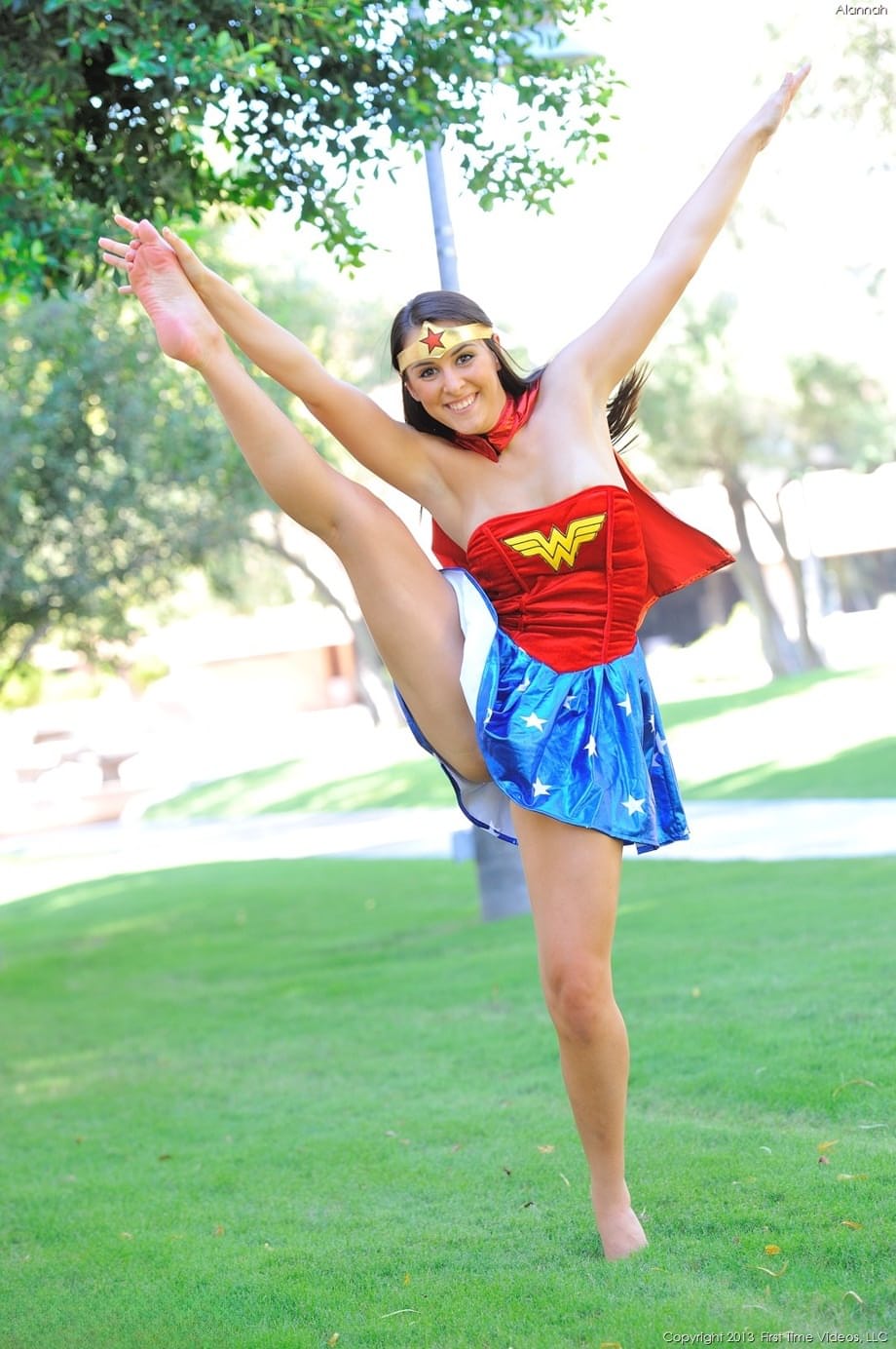 Amateur nerd Alannah wears no panties while flashing her pussy in public