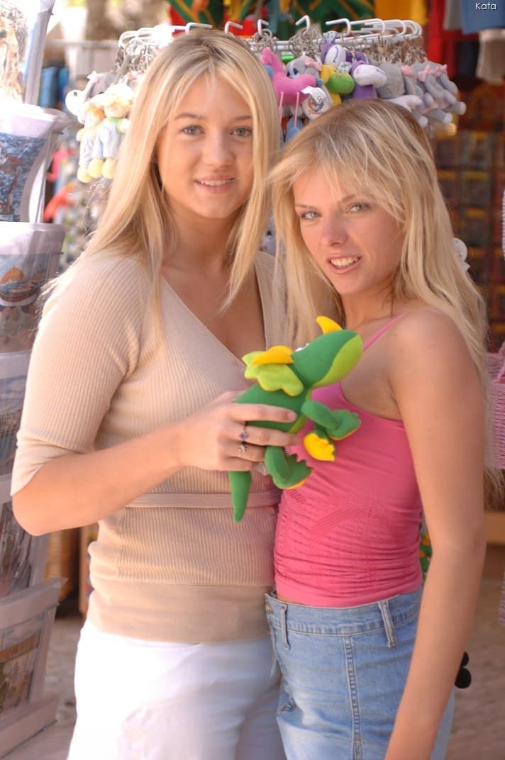 Glamour babe Kata & her lesbian girlfriend flashing sexy tits in public