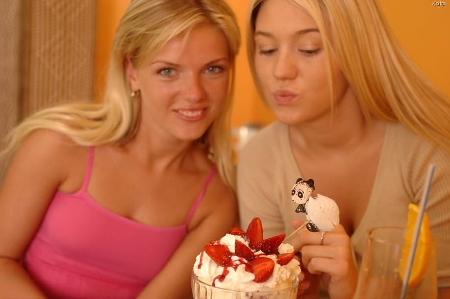 Glamour babe Kata & her lesbian girlfriend flashing sexy tits in public
