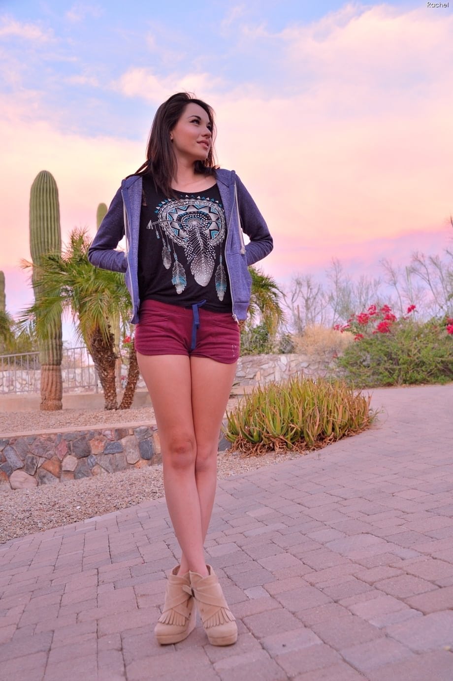 Skinny amateur teen Rachel slowly takes off her clothes and poses in public